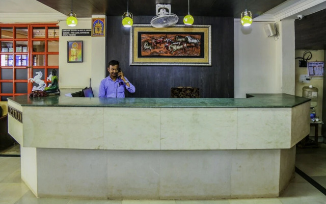 OYO 24519 Hotel Mother Palace