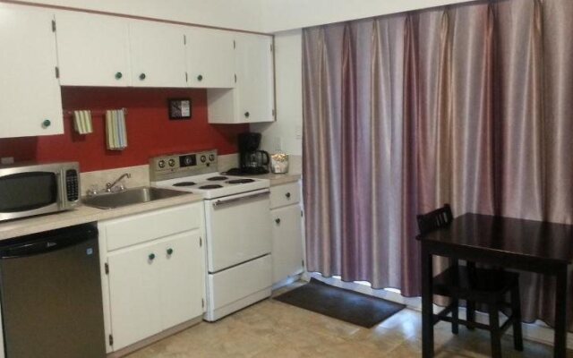 Edgewater Motel