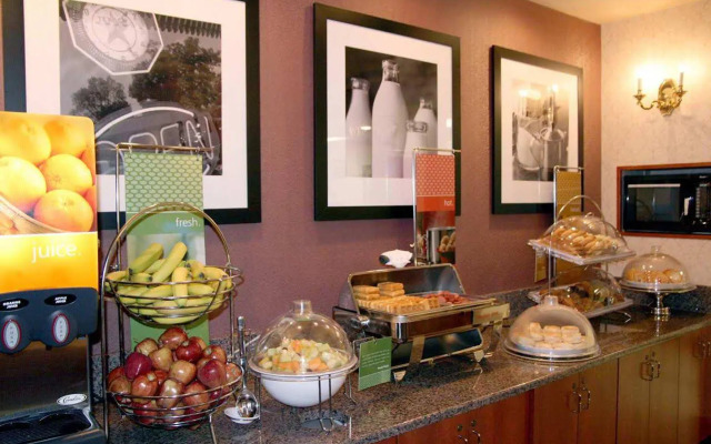 Hampton Inn Columbus-South
