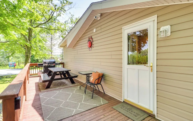 Walk to Beaches: Tree-lined Pocono Lake Retreat!