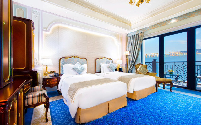 Legend Palace Hotel