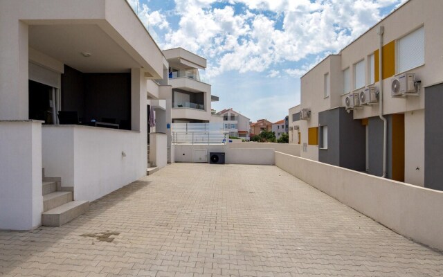 Beautiful Apartment in Novalja With Wifi and 2 Bedrooms