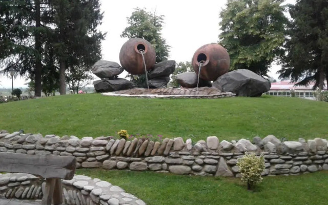 Gis Guest House