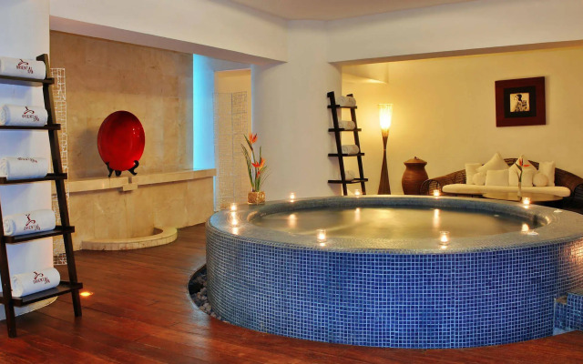 Hotel Emporio Acapulco
