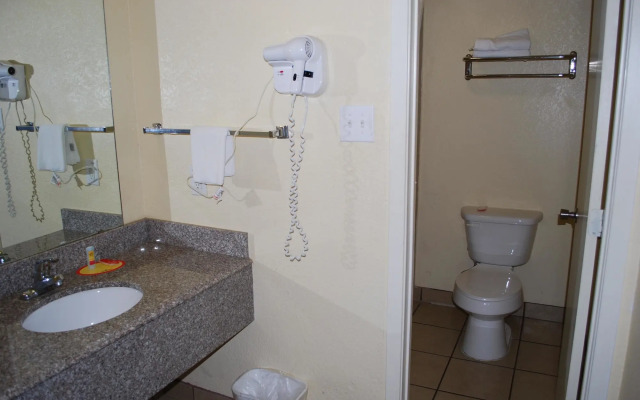 Econo Lodge San Marcos University Area