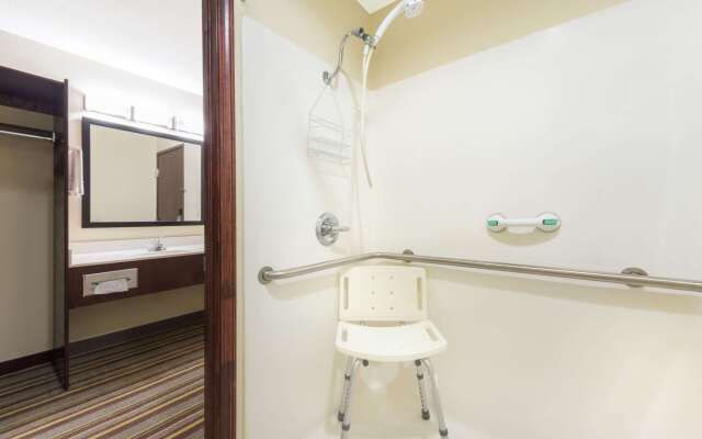 Super 8 by Wyndham Perry