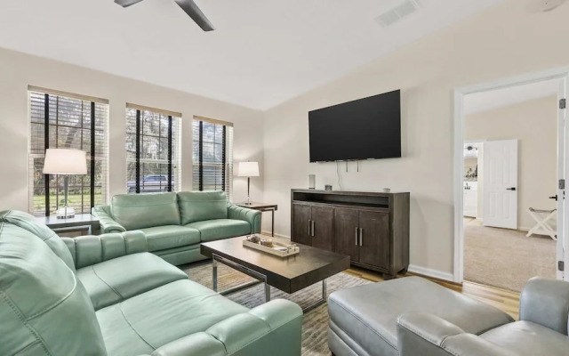 The Oak Hideaway Pet Friendly 3bd!