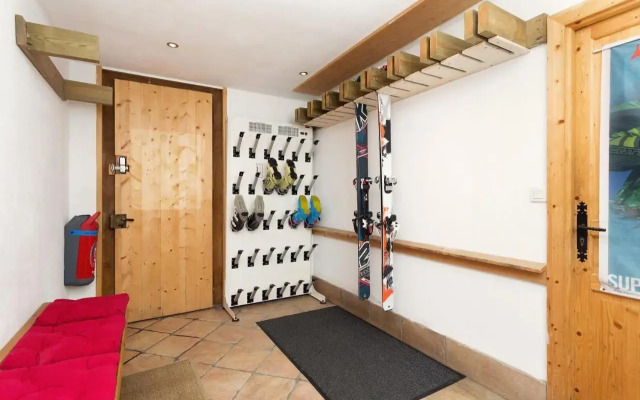 3 Bedrooms, Whole floor, New Kitchen, Town Centre