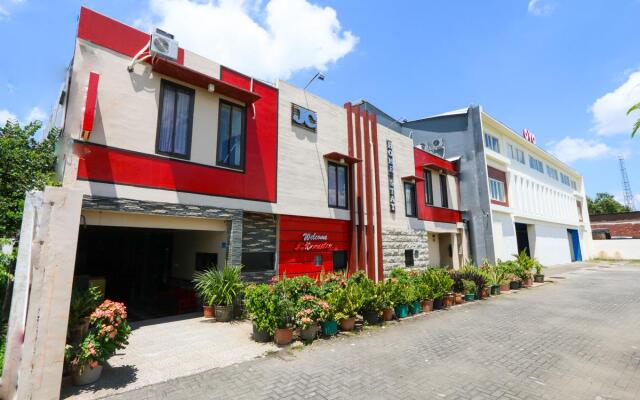 Oyo 3239 Jc Hotel