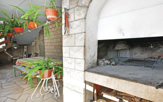 Beautiful Apartment in Omis With 3 Bedrooms