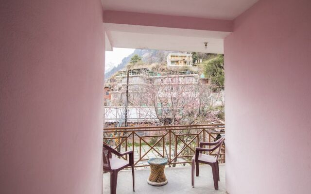 Giriraj Guest House