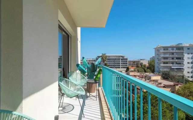 Modern Apartment - 3br- 6P - Palm Beah