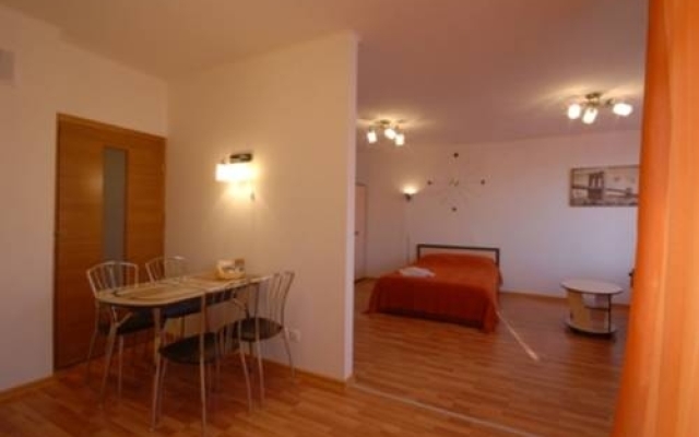 Etazhi on Sheynkmana