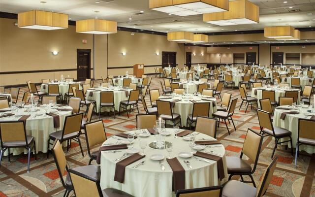 DoubleTree by Hilton Columbus - Worthington