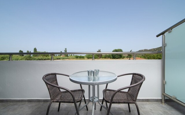 A Ponte Studios & Apartments