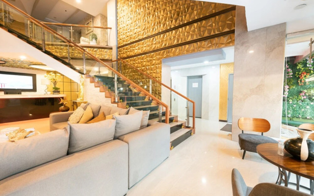 OYO 171 Amore Hotel