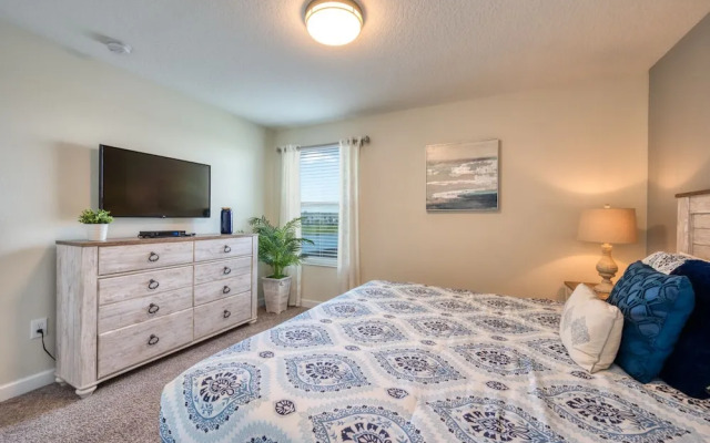 Stunning Home With Private Pool Near Disney