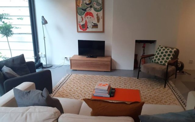 3 BED Apartment With Garden IN Zone One, SE1