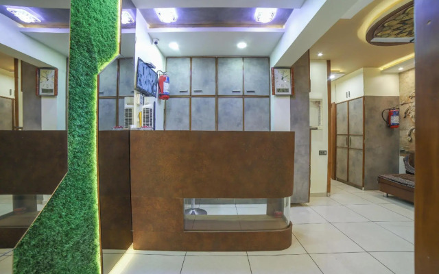 OYO 66877 Hotel VM Palace