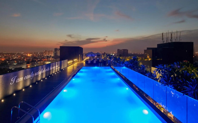 The Waverly Hotel & Residences
