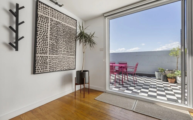 StayCentral - Fitzroy Converted Warehouse Penthouse