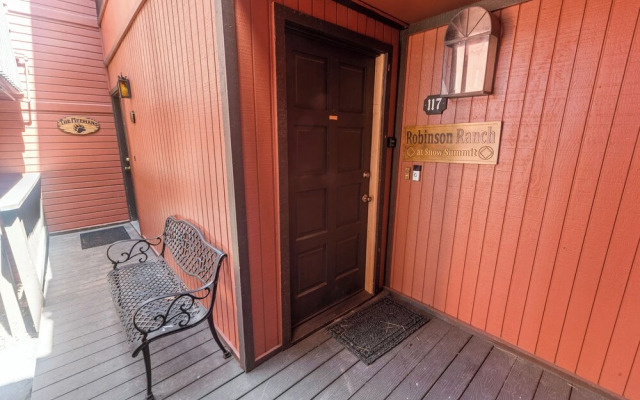 Ski-In Ski-Out Summit Townhouse