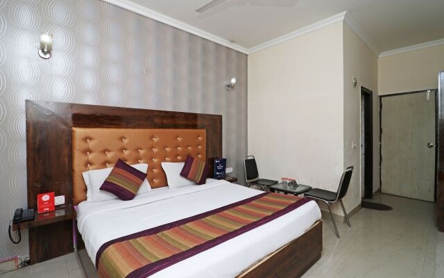 OYO 10381 Hotel Aerodrome Palace