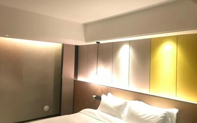 Paco Hotel (Guangzhouta Datang Metro Station)