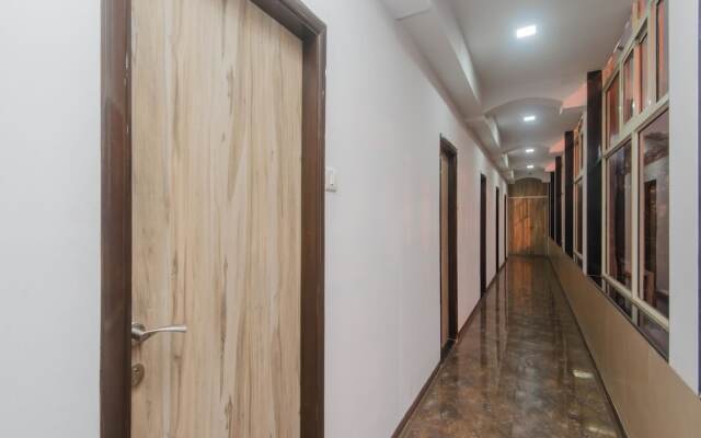 OYO 9849 Hotel Divine Residency