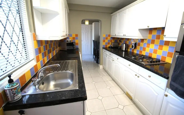 Large 3 Bed Bungalow - Beautiful Refurb - Garden