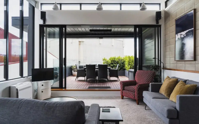 Deluxe Inner-city Apartment on Moray