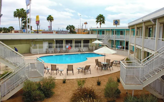 Отель Spanish Trail Inn