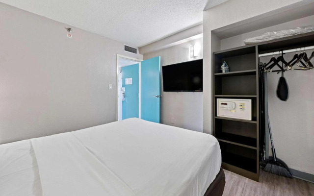 SureStay Studio by Best Western Virginia Beach Oceanfront