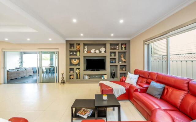 GATHER AT VINCENTIA 4pm check out Sundays except Peak season