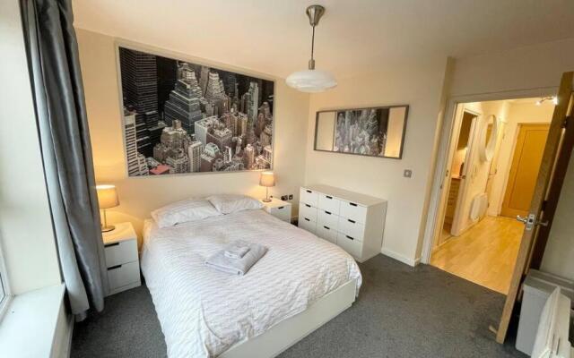 LUXURY APARTMENT, SAUNA, GYM, 24hrs Concierge