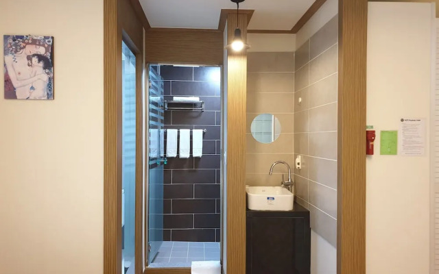 Okpo Business Hotel