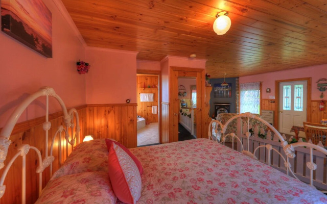 Rosebank Cottage Collection