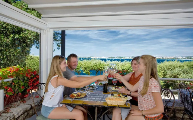 Solaris Naturist Residence