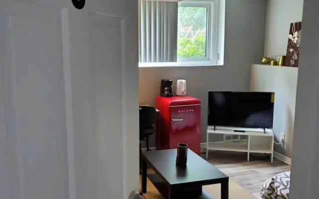Colline-Single Room- Self Check-In