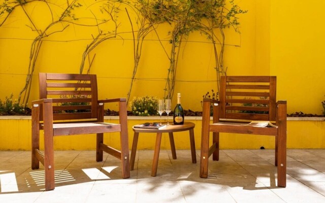 Altido Modern Terrace