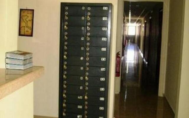 Tzevenos Hotel Apts