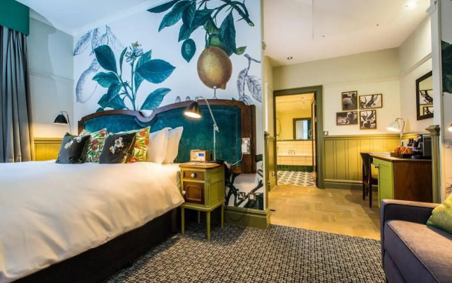 Orange Tree Hotel