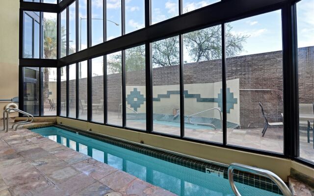 Holiday Inn Express & Suites Phoenix - Tempe by IHG