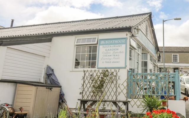 1 Dormer Villas