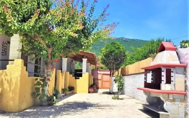 TETRAKTYS estate