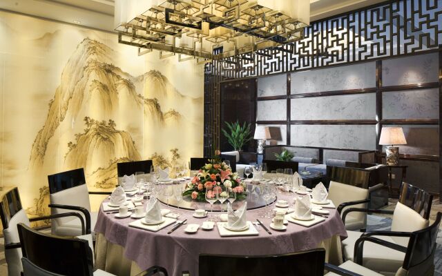 Grandskylight Hotel