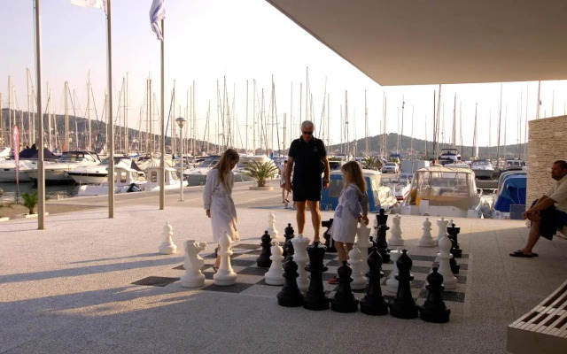 Hotel Stomorin-Marina Hramina