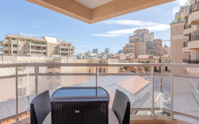 Palais Josephine Cosy studio with free parking
