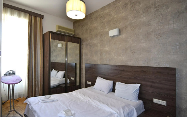 Rent Inn Yerevan (Rent Inn Yerevan) on Nalbandian Street 9