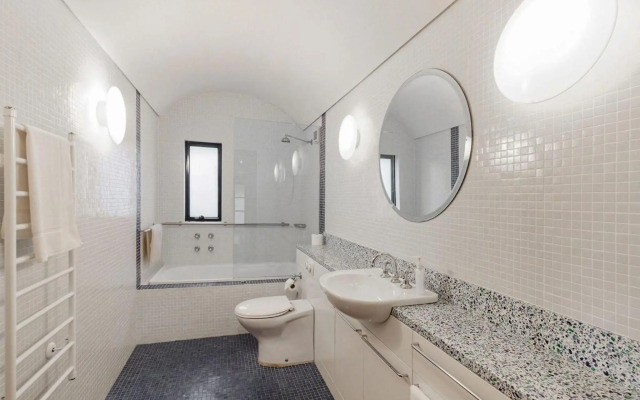 NUMBER NINE Gerroa 4pm check out Sundays